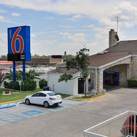 Motel 6 Austin, Tx - Central Downtown Ut Exteriér fotografie