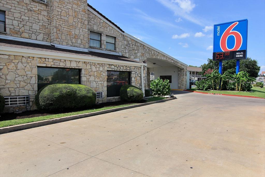Motel 6 Austin, Tx - Central Downtown Ut Exteriér fotografie