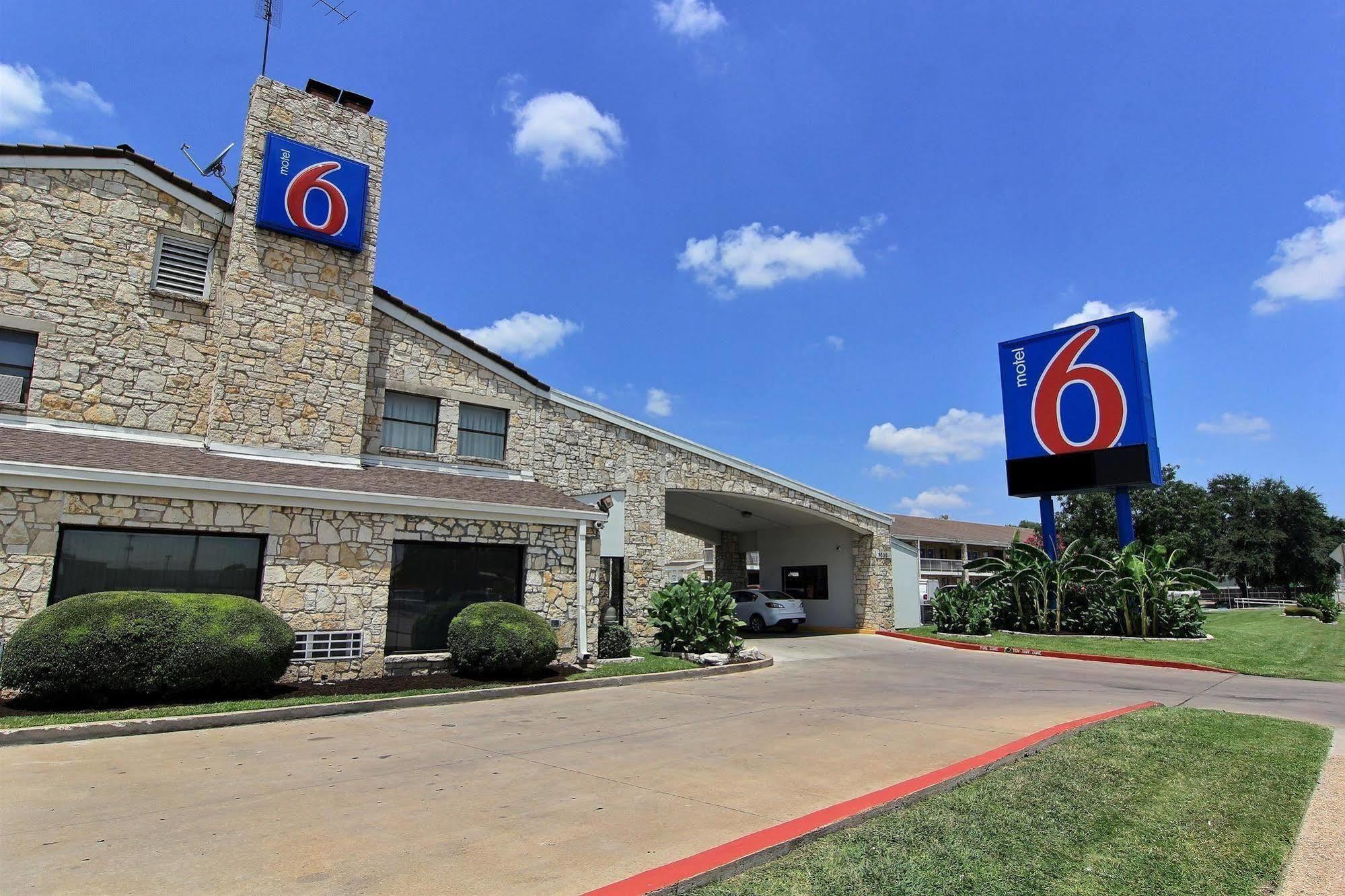 Motel 6 Austin, Tx - Central Downtown Ut Exteriér fotografie