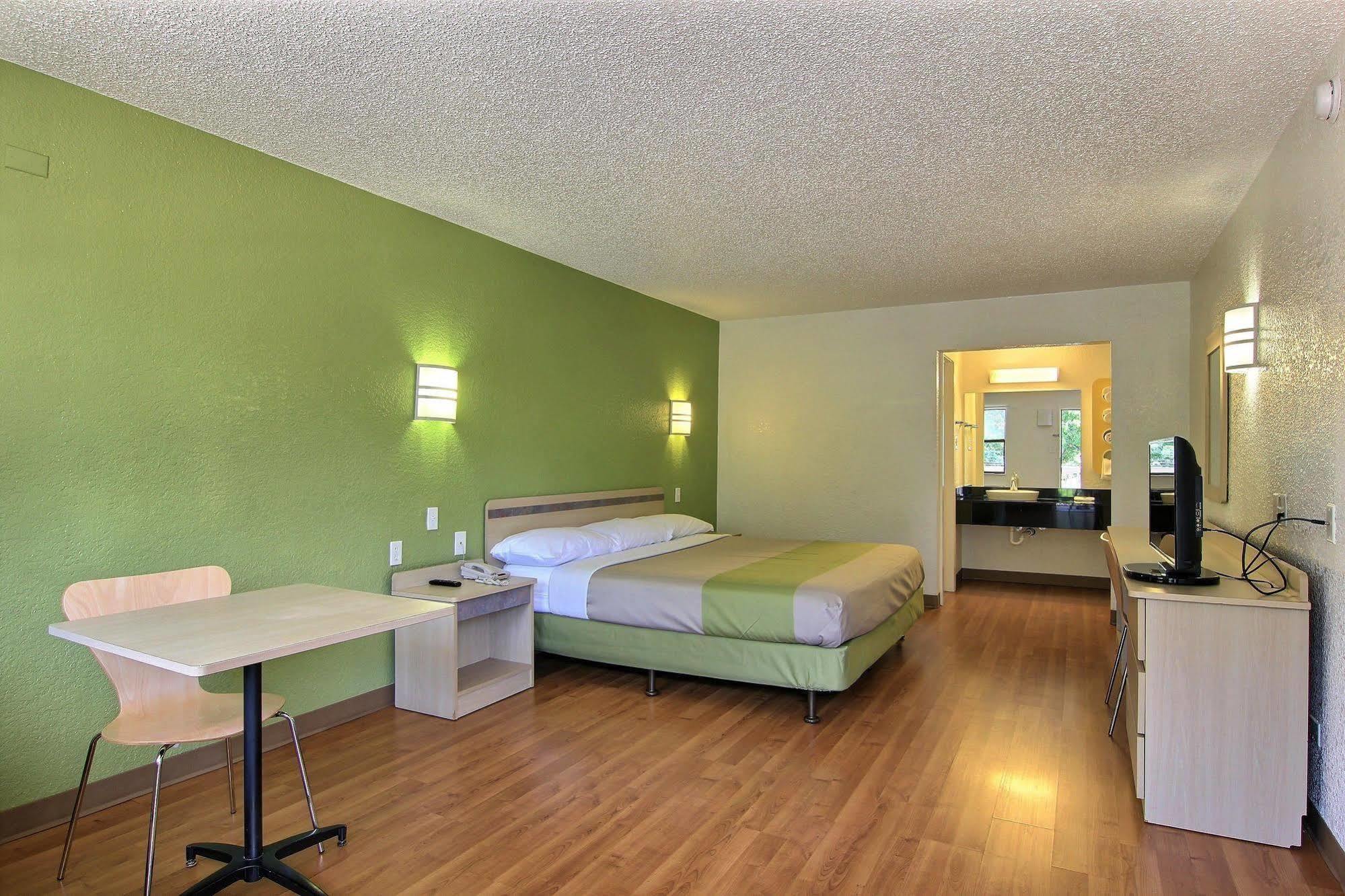 Motel 6 Austin, Tx - Central Downtown Ut Exteriér fotografie
